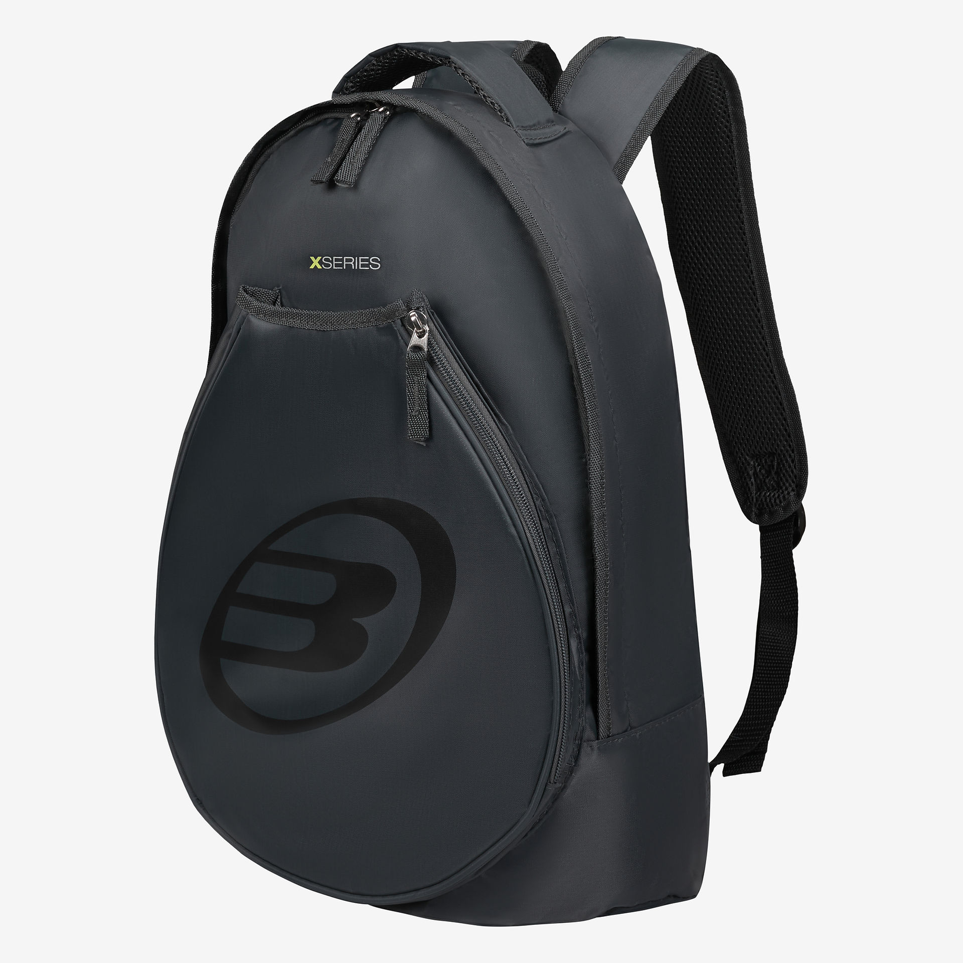 Mochila negra con una b en el medio