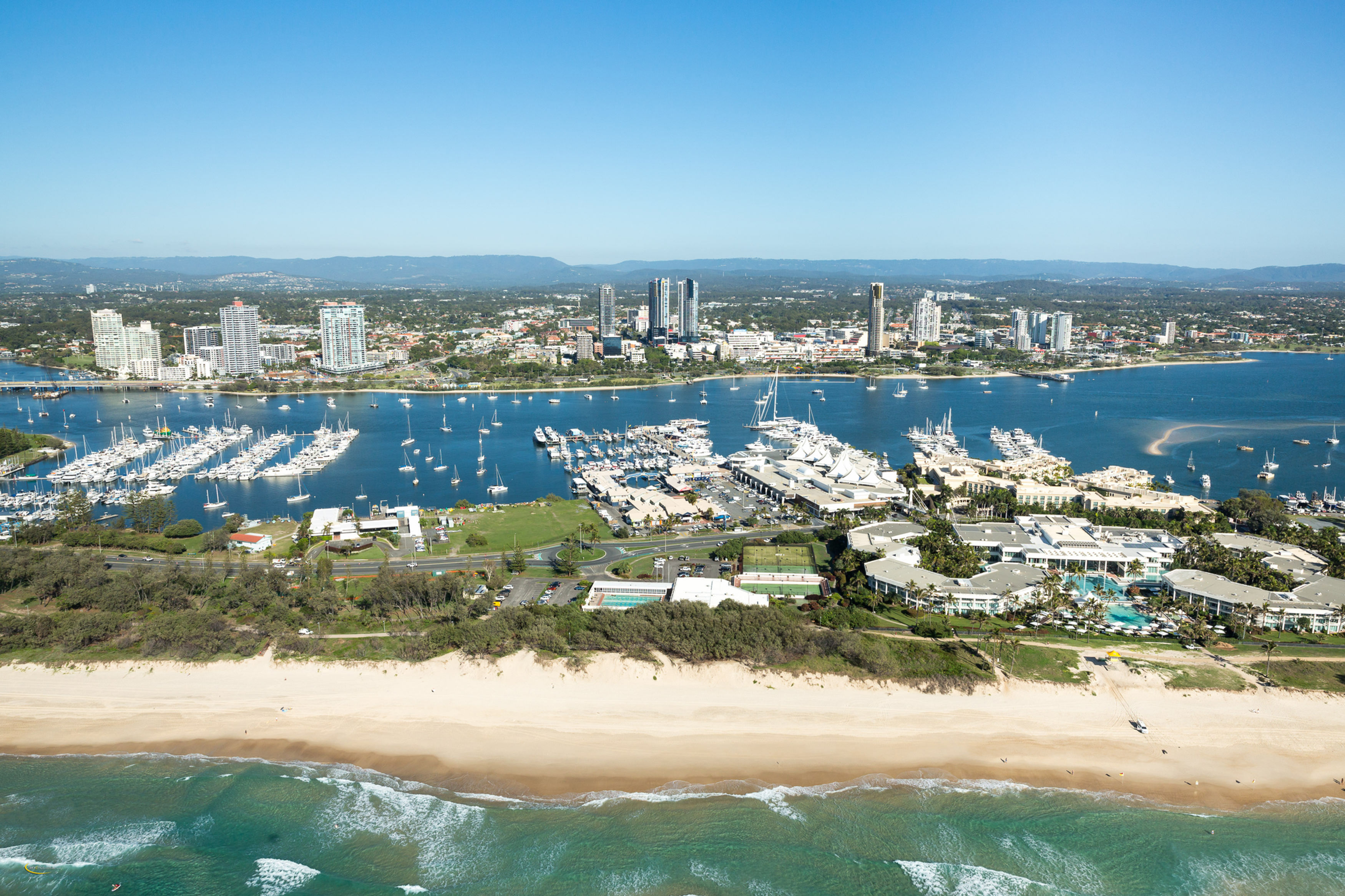 SOUTHPORT / MAIN BEACH to BRISBANE AIRPORT