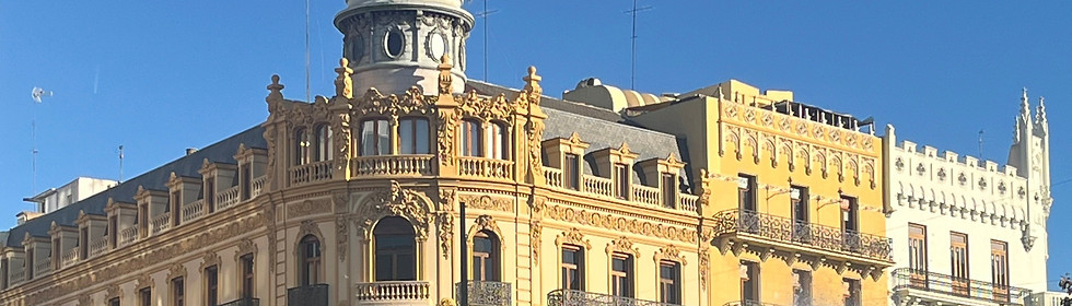 Plaza del Ayuntamiento - long 2_edited_edited_edited.jpg