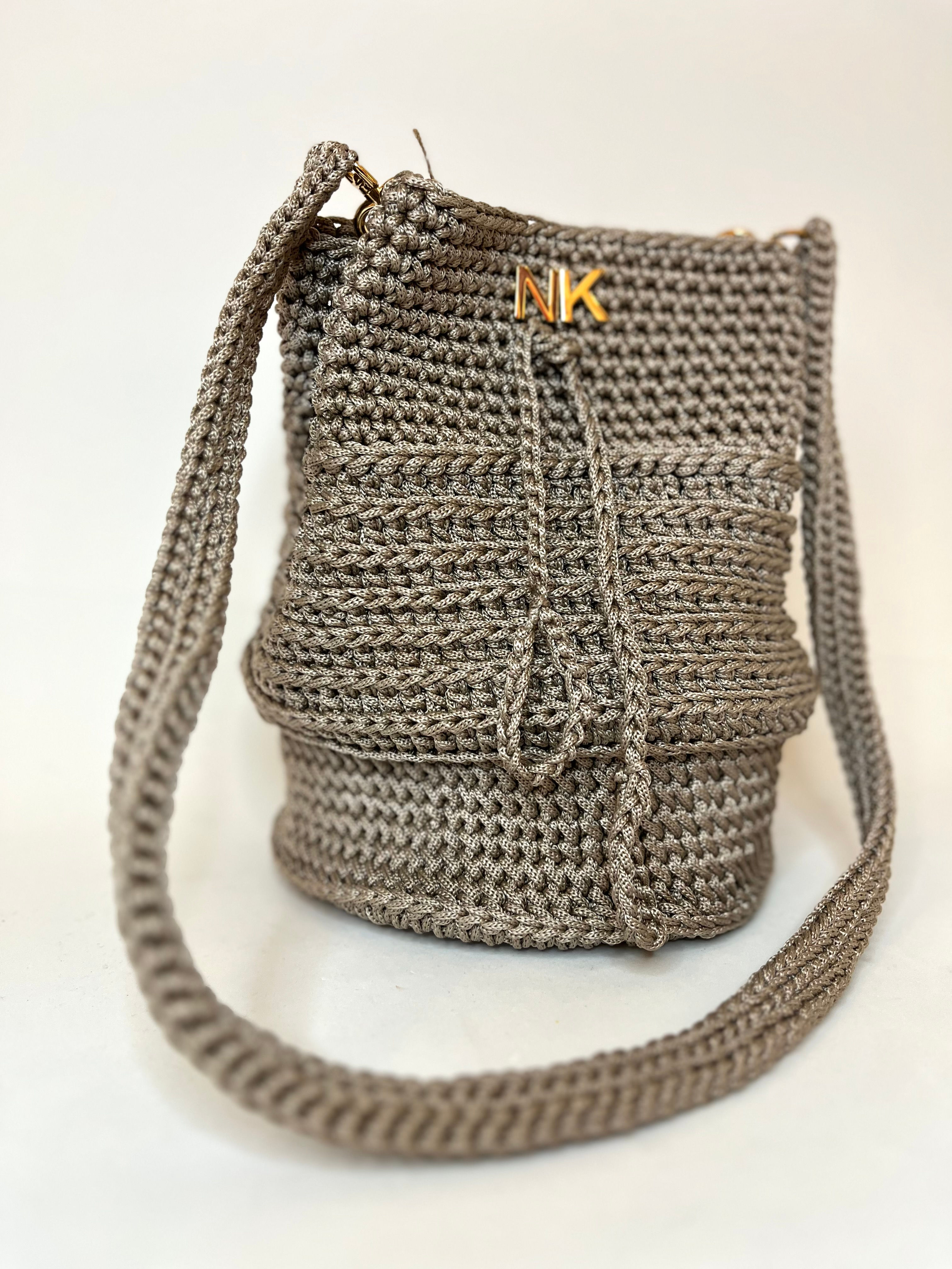 Lys sandfarget heklet veske