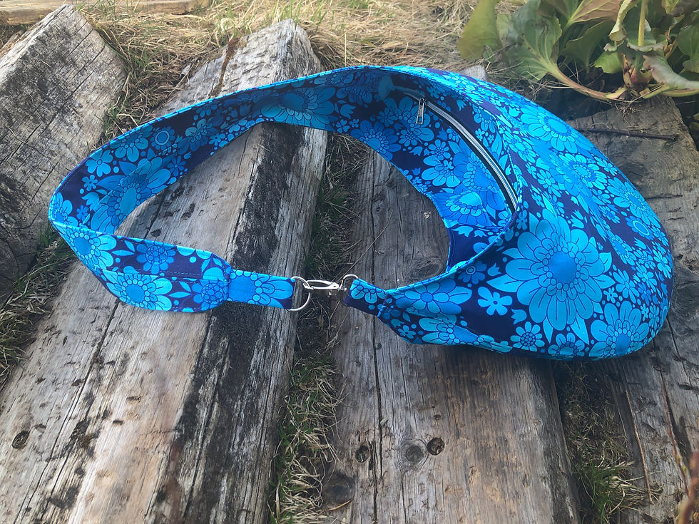 Miniatyrbilde: Bag sewing pattern: the Swan Hobo (English version)