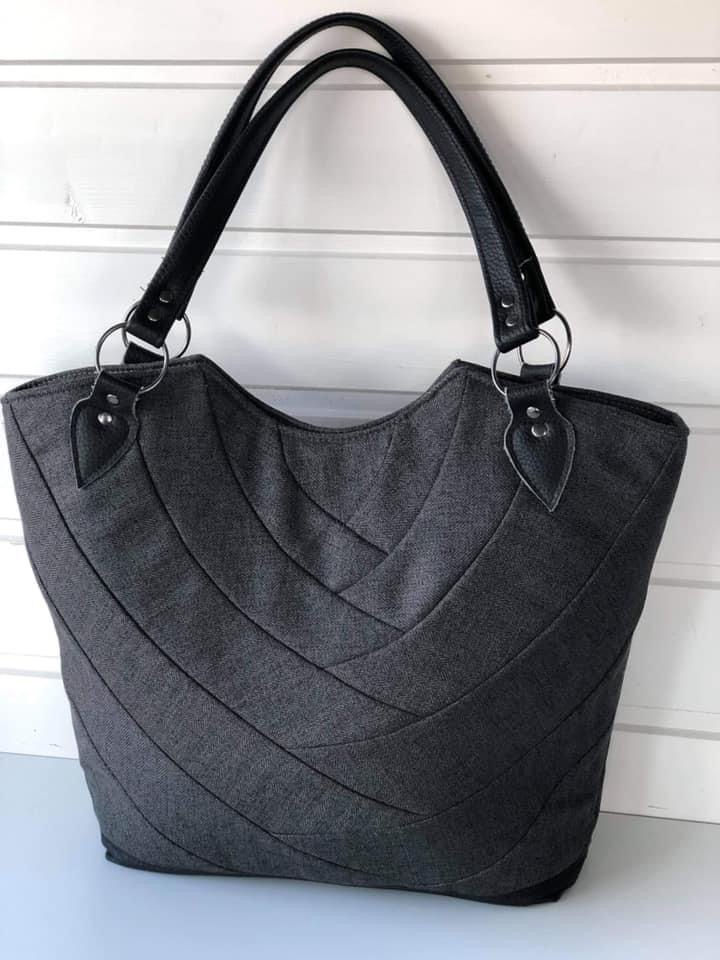 Miniatyrbilde: unikt veskemønster, brettepanel på veske, sy veske med origami foran, veskemønster på norsk, norsk mønster til veske