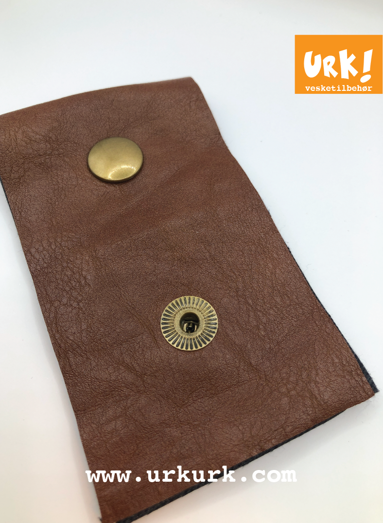 hvordan feste metallknapp, pressesett anorakknapp, innsatser knappepresse, knappepresse kam dk 93, innsats anorakknapp