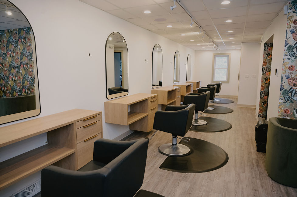 Golden-Wave-Salon-1513_edited_edited_edited.jpg