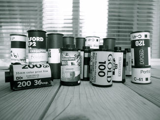 Dove acquistare materiale fotografico analogico