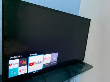 Vende-se linda TV Samsung 43 polegadas Smart HDMI, USB e Wi-Fi R$ 1.500,00