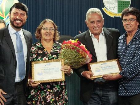 Vereador Luiz da Saúde homenageia empresários.