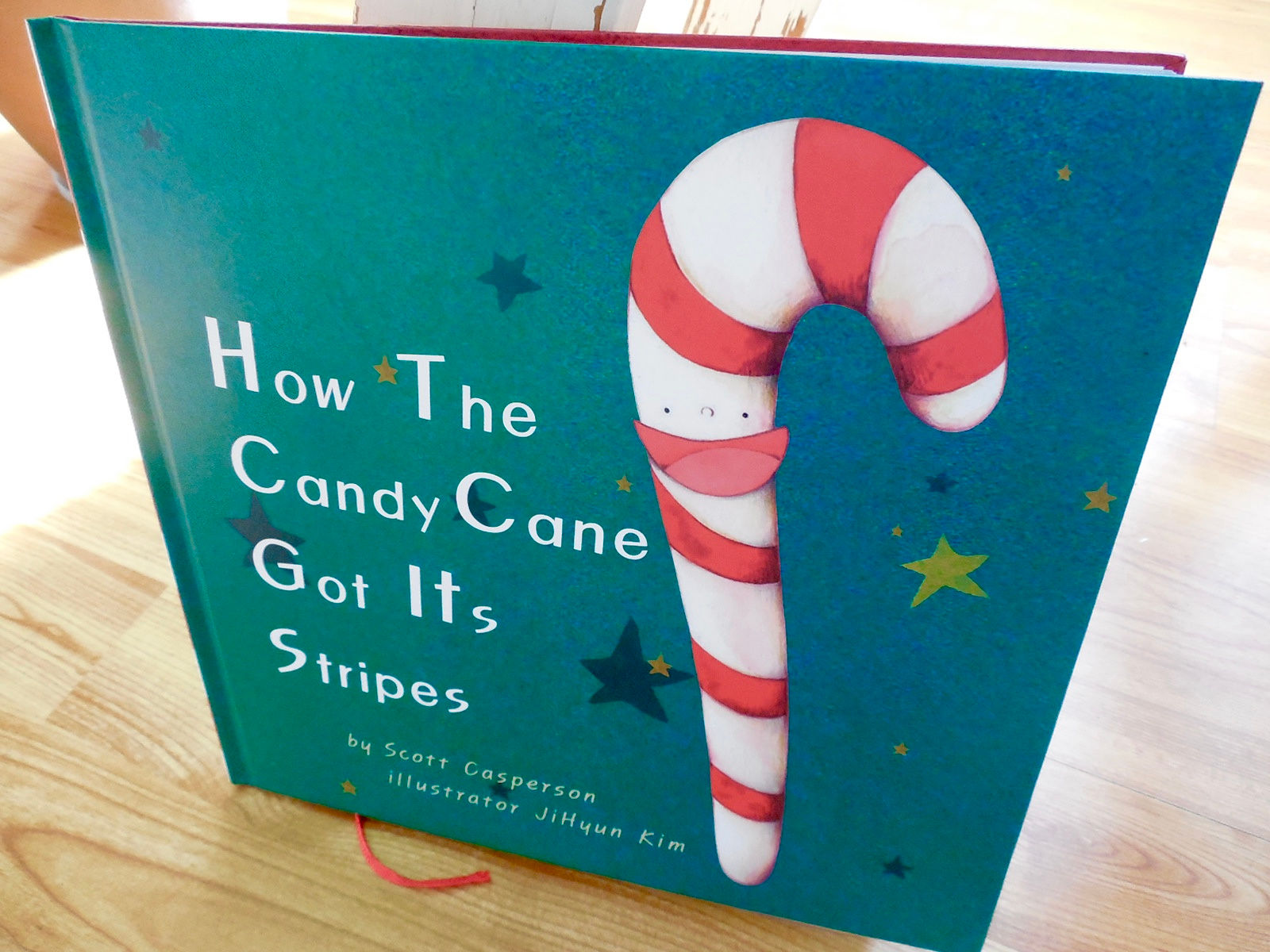 How The Candy Cane Got Its Stripes