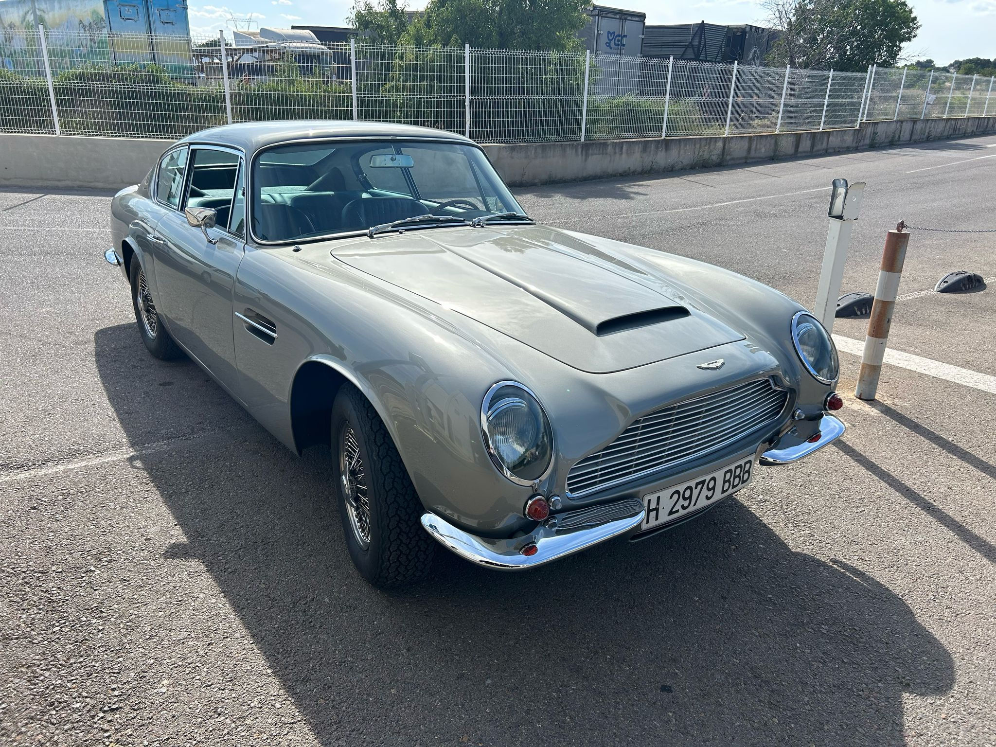 ASTON MARTIN DB6