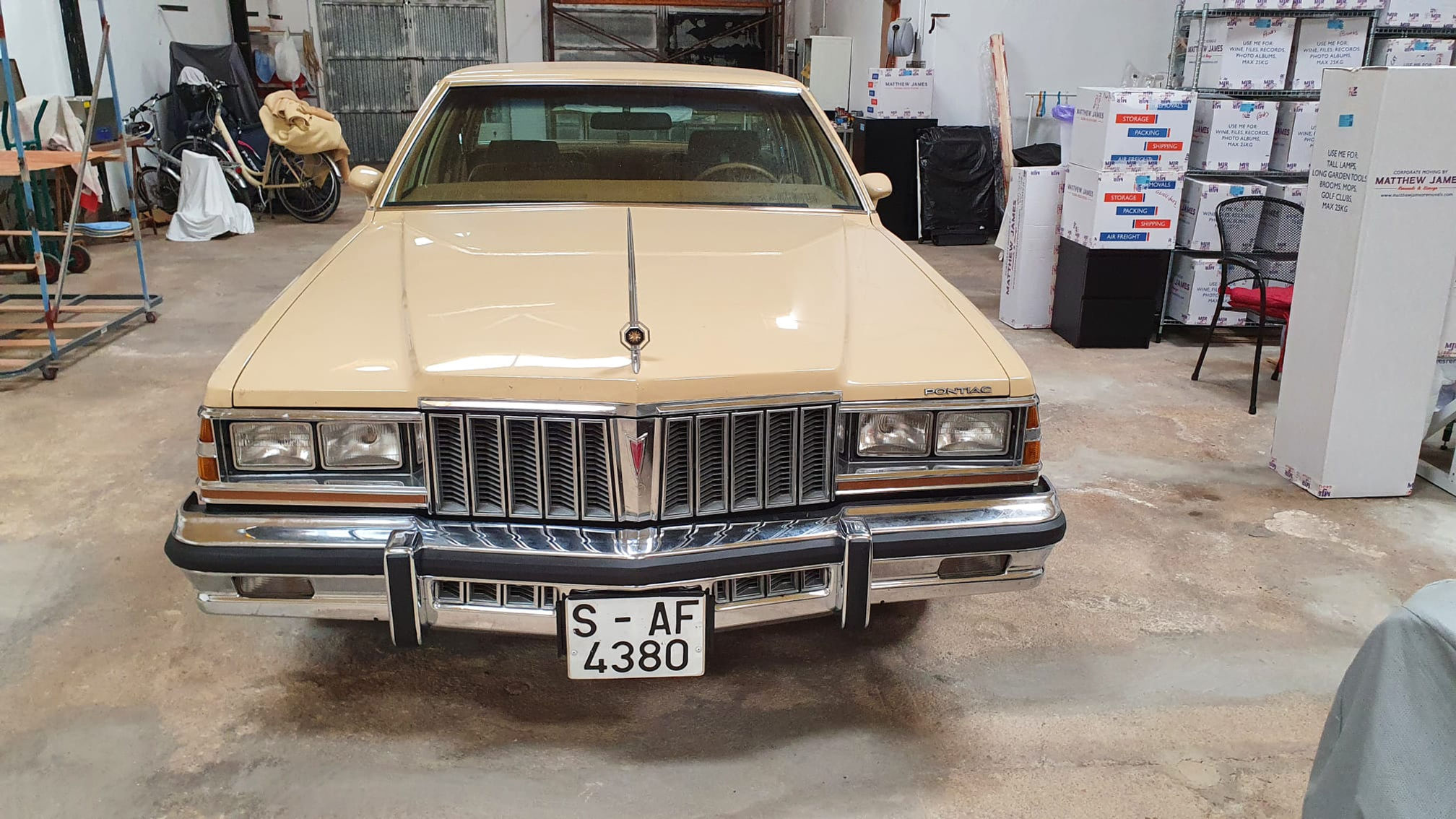 PONTIAC BONNEVILLE SEDAN