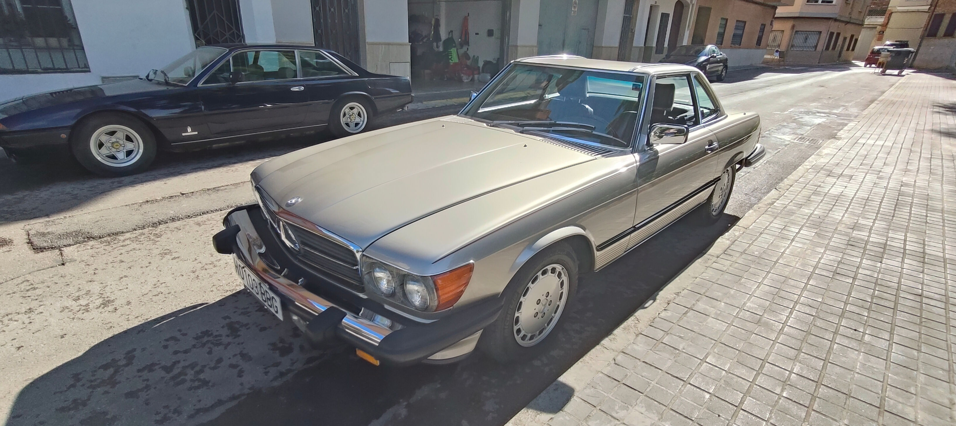 MERCEDES 560SL W107