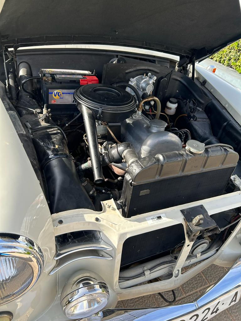 Miniatura: MERCEDES PONTOM  LIMO W180