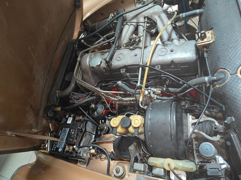 Miniature : MERCEDES 280SL PAGODA W113