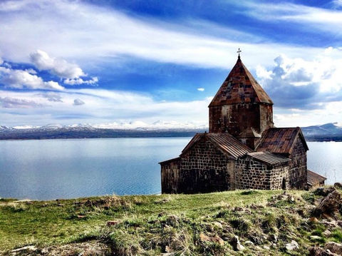 Armenia-photocontest-old-church_edited.jpg