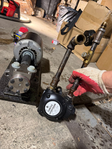 （纽约燃油暖气炉热水炉维修安装347-735-1782）纽约、康州、新泽西、布鲁克林、曼哈顿、法拉盛、长岛：燃油暖气炉维修、燃油热水炉维修、燃油暖气炉熄火维修、燃油暖气炉 热水炉 油改电、油罐泄漏、燃油泄漏、燃油锅炉改燃气申请检查施工一条龙服务、燃油锅炉安装、暖气炉漏水、油路维护保养、油炉维修安装、燃油蒸汽炉维修安装、纽约冷暖、纽约暖气维修、纽约HVAC