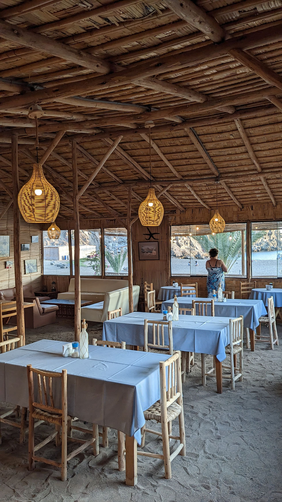 Comedor restaurante sala Ecolodge Caleta San Jose