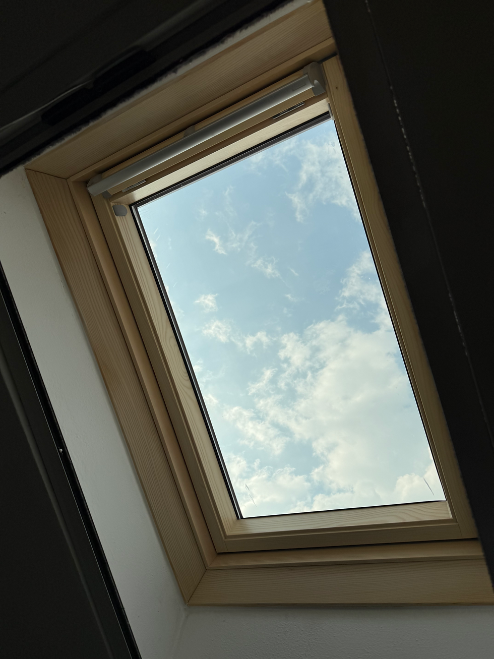 Finestre per Tetti Velux: Comfort, Luce e Innovazione per la Casa