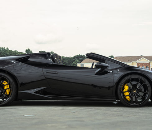 Lamborghini Huracan Spyder - Convertible supercar with powerful V10 engine, available for luxury car rental in Atlanta, Marietta, Buckhead, Decatur, Alpharetta, Lawrenceville, Roswell, Norcross, Duluth, Woodstock, Stone Mountain, and Sandy Springs.