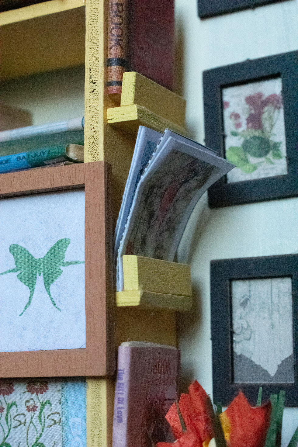 miniature library magazine