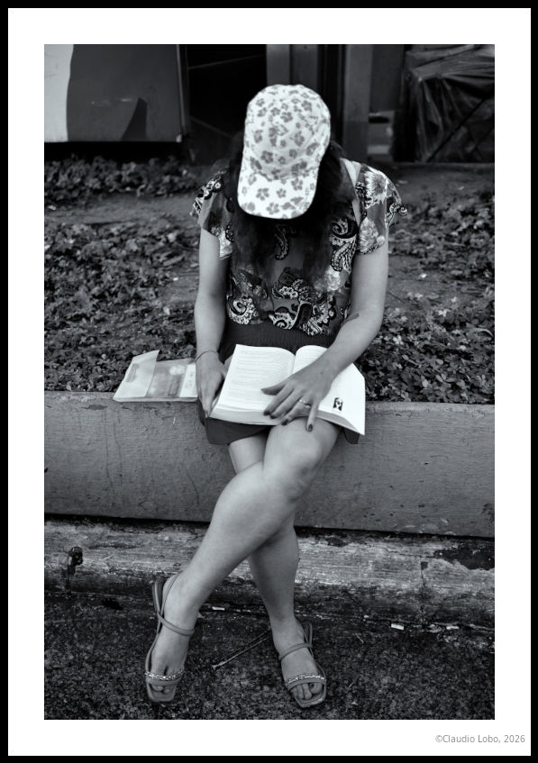 Reading Beyond the Screen