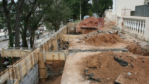 Secretaria de Obras trabalha durante o sábado para concluir obra próximo ao cemitério
