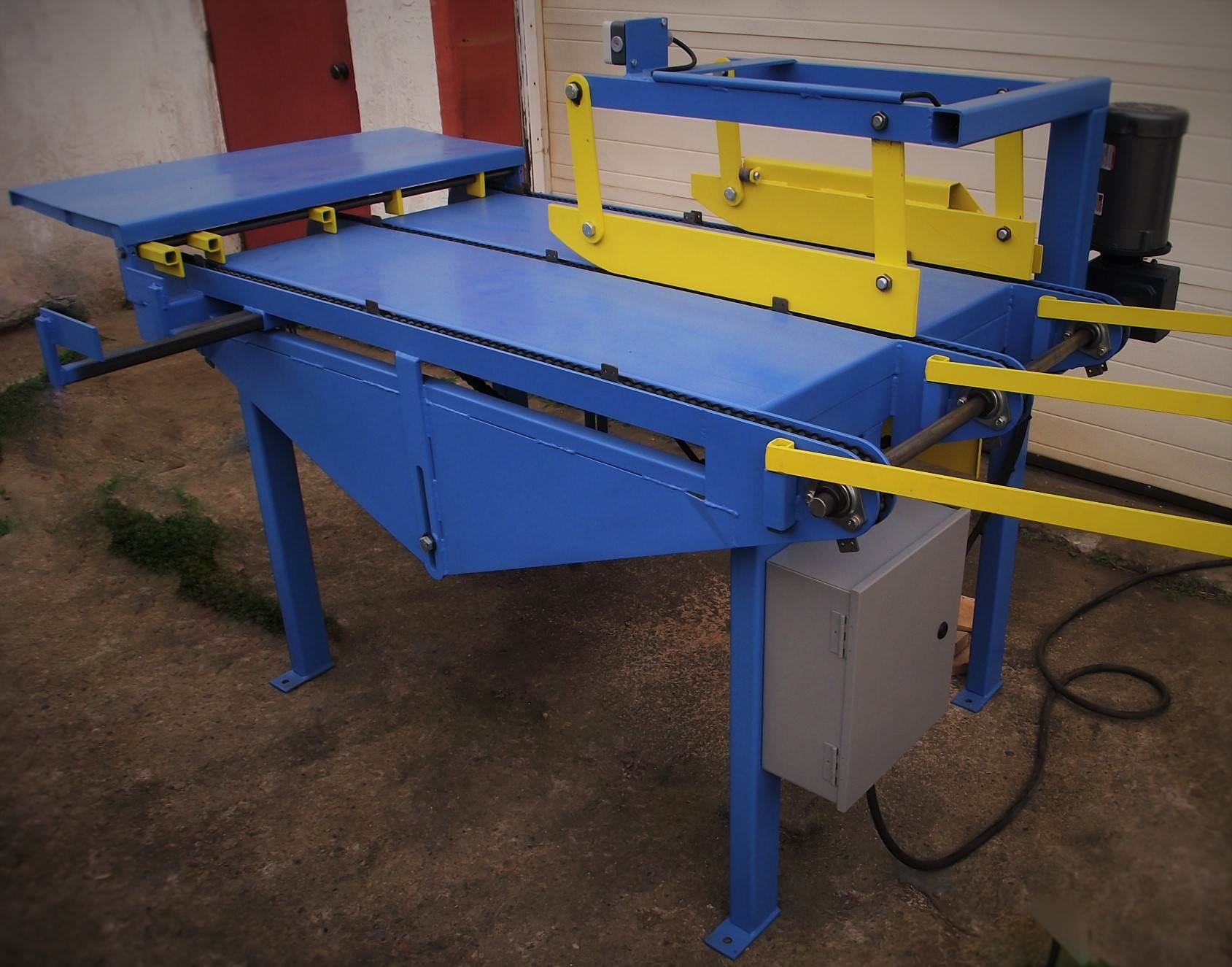 Manufacturer of pallet recycling equipment