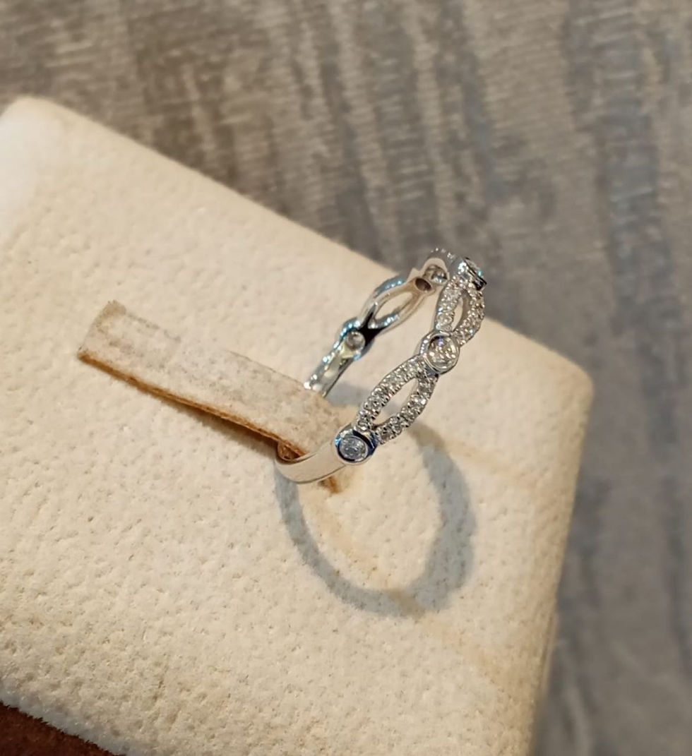 Thumbnail: Twisted Diamond Ring