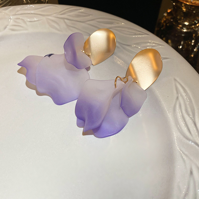 Thumbnail: Ophelia Luxury Collection