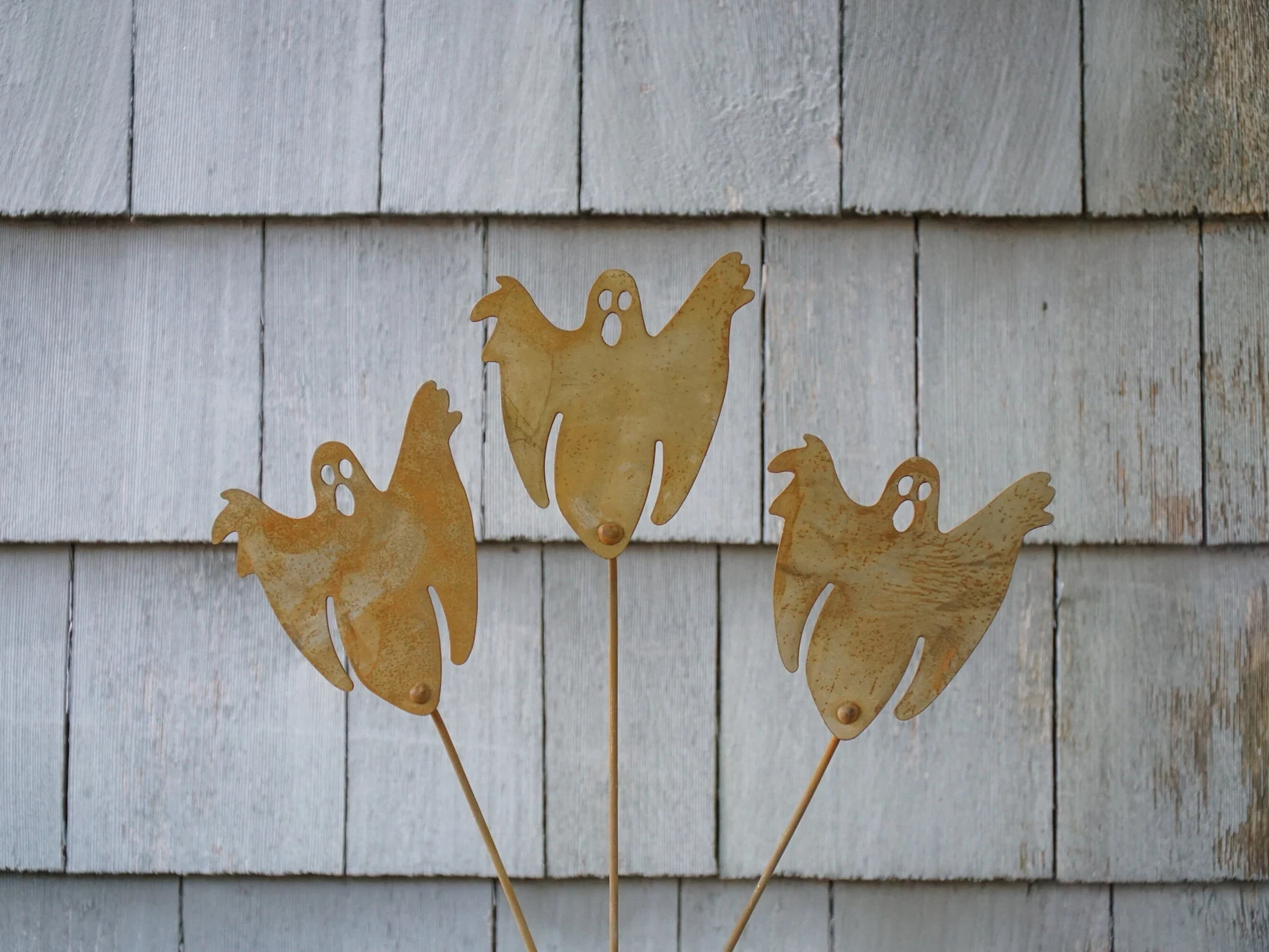 halloween ghost shaped metal yard stakes