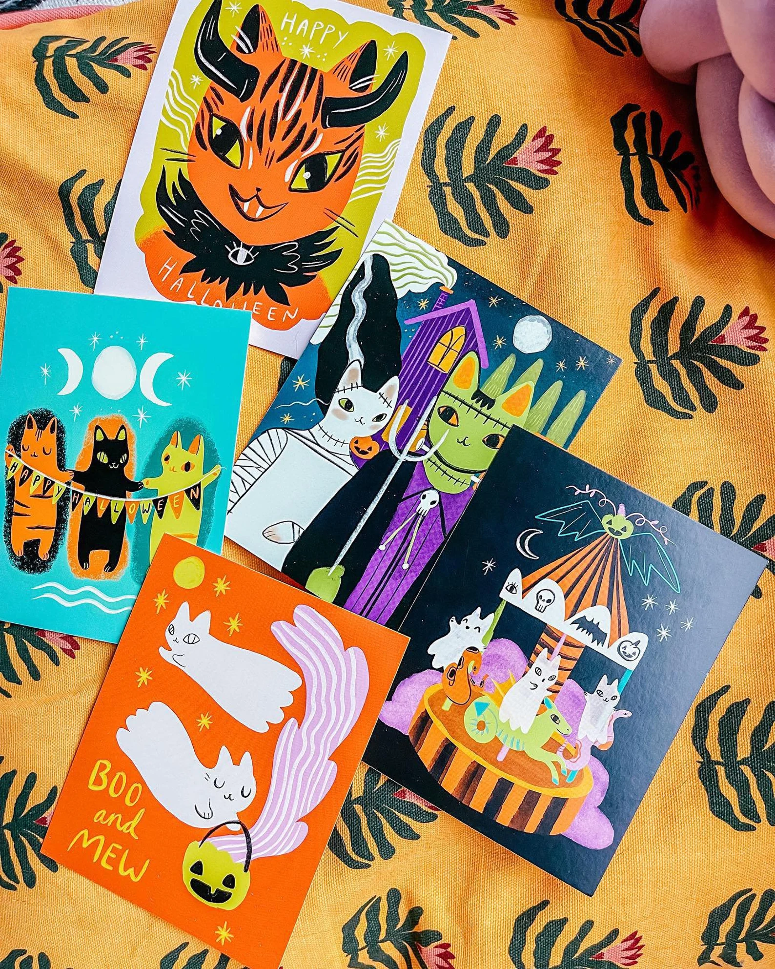 halloween inspired art prints featuring cats