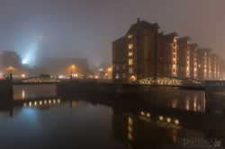 Photobia_Hamburg-im-Nebel-Speicherstadt-Katharinen_FB