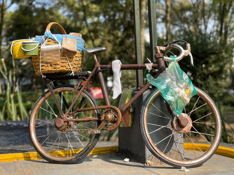 LA BICICLETA DE LOS TACOS DE CANASTA CALLEJEROS DE LA CIUDAD DE MÉXICO