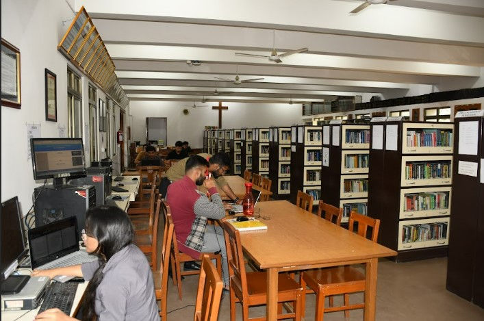 Library and study facilities at XIME Bangalore
