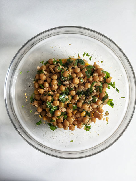 How to make a fresh and healthy vegan chickpeas recipe