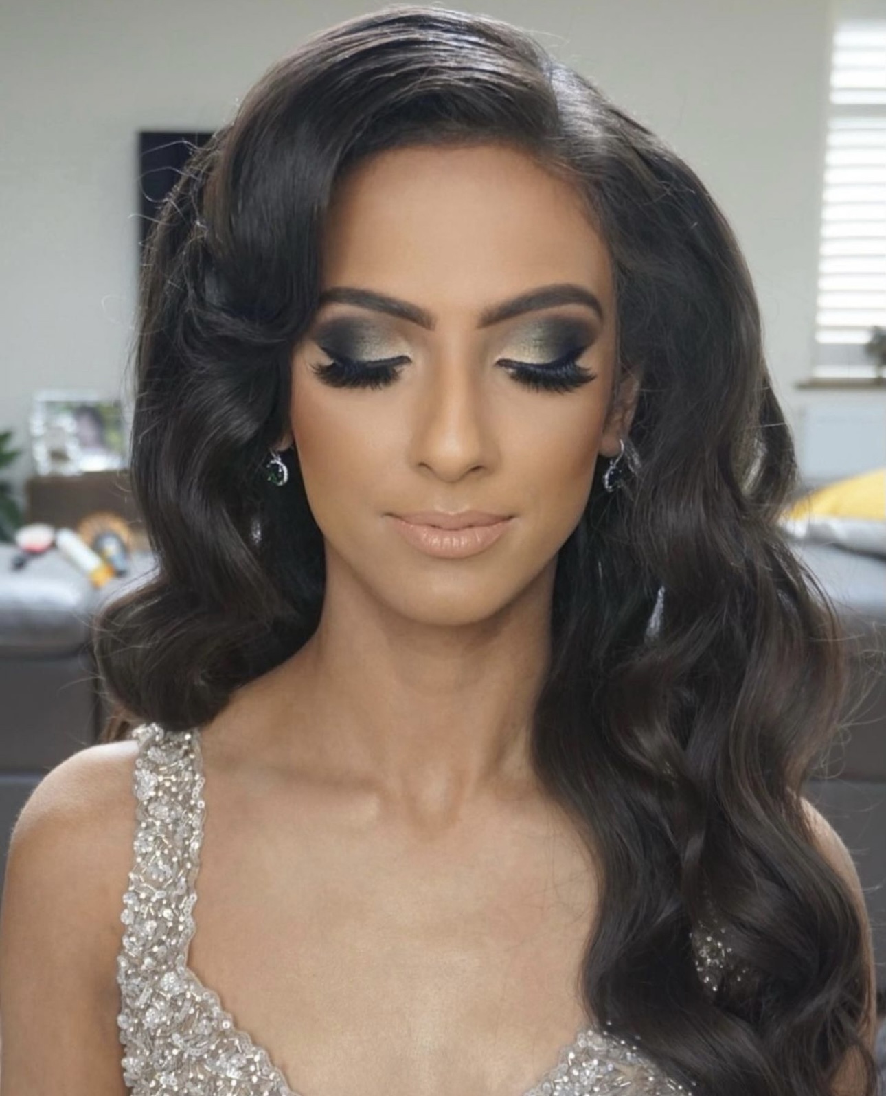 Bridal Makeup Artist, Red Carpet Makeup Looks, Special Event Makeup Services, Professional Hair Styling, Makeup Masterclasses