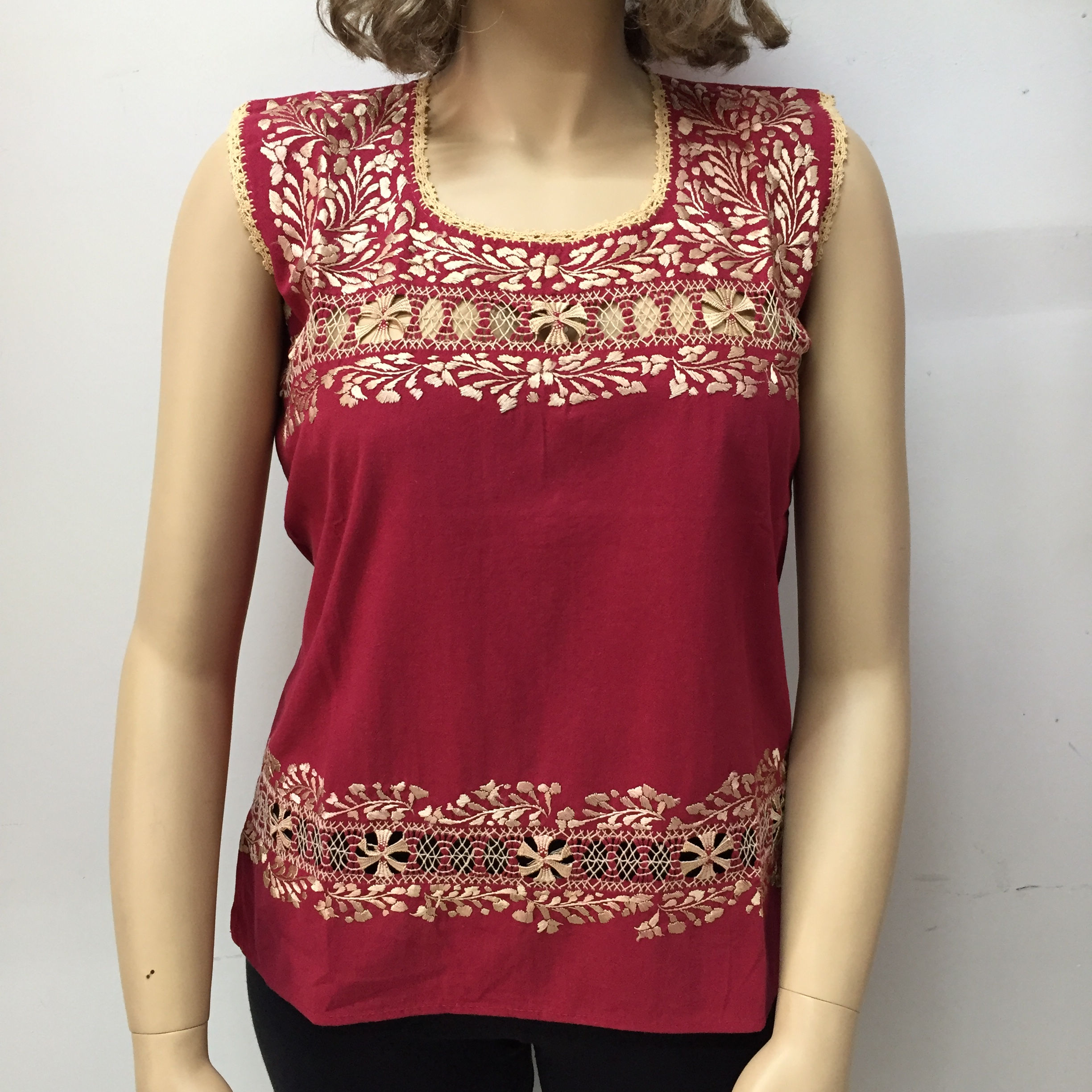 Blusa cuadrada deshilada con guia