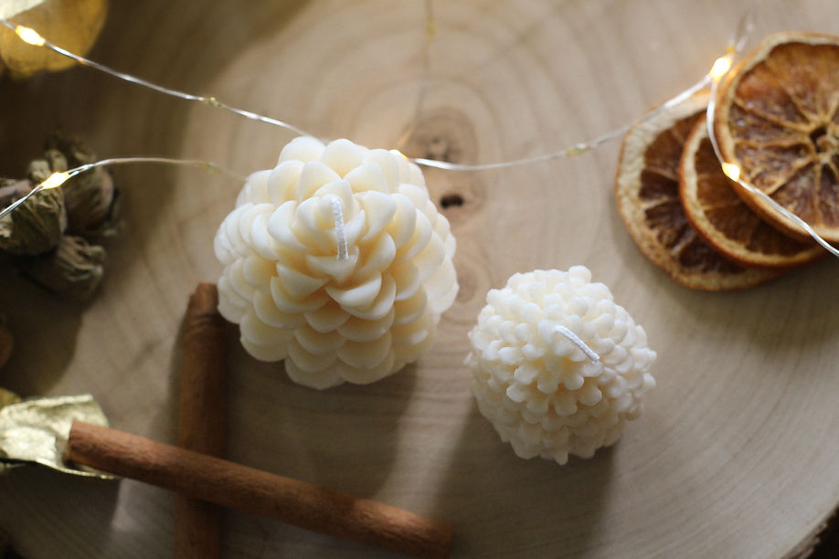 bougies-pommedepin-cachemire-artisanat-cirenaturelle-Atelier-Salem.jpg