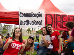 Banho de Lama UFPR: ritual de entrada para os mais de 40 aprovados de Comunicação Institucional