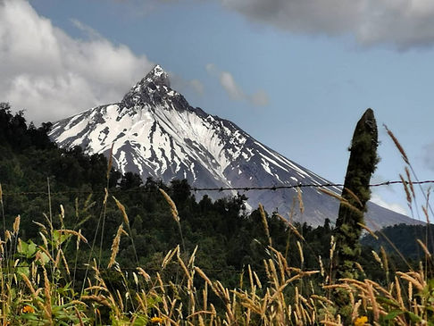 Volcán Yates Trek Termas del Callao