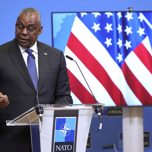 VS VERSNELT PLANNEN OM NIEUW KERNWAPENARSENAAL IN EUROPA OP TE SLAAN