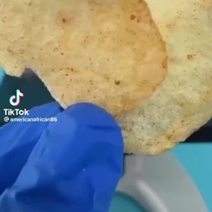 LES CHIPS SOUS LE MICROSCOPE
