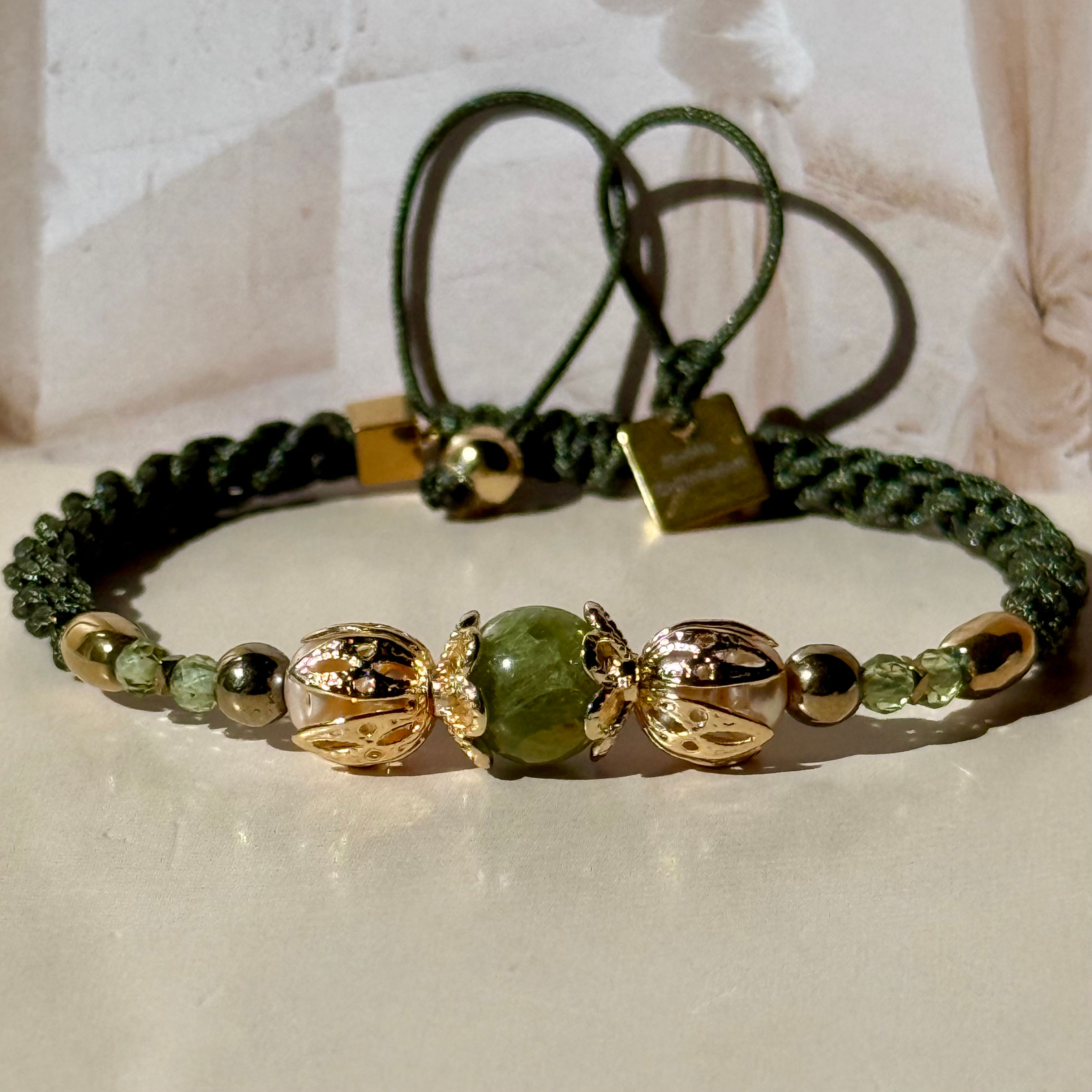 Bracelet Péridot et perles d’eau