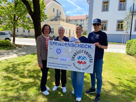 Franziskuswerk Schönbrunn Checkübergabe Chaoscityriders e.V..