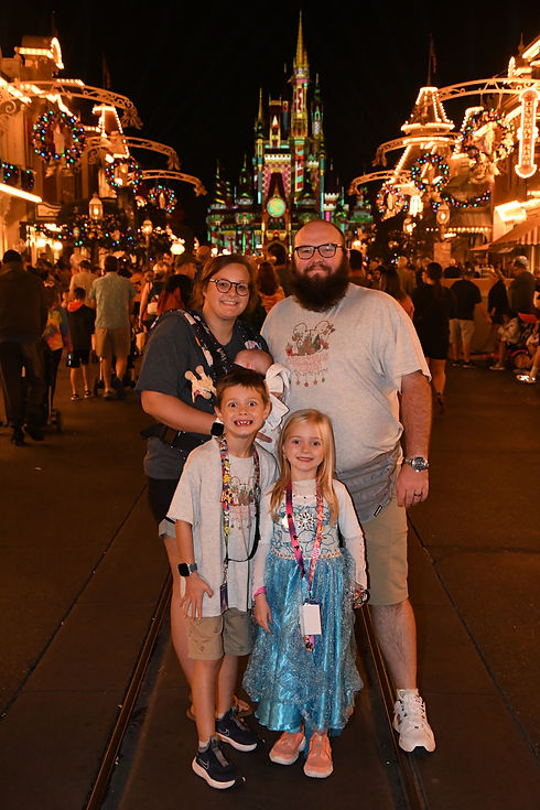 2022-11-17 - Magic Kingdom Park - Main Street USA_16.jpeg
