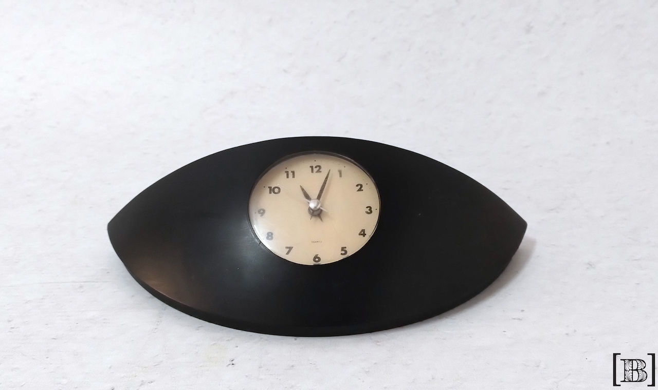 Reloj de mesa calculadora negro