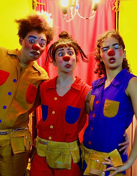 Trupe Las Manas (1)_edited.jpg