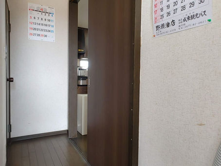 大網白里市で戸車とレール劣化による引戸交換