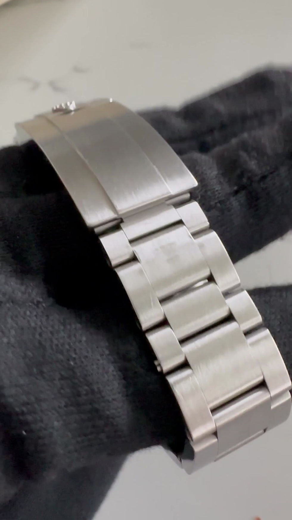 Thumbnail: Rolex Seadweller 43mm on Oyster