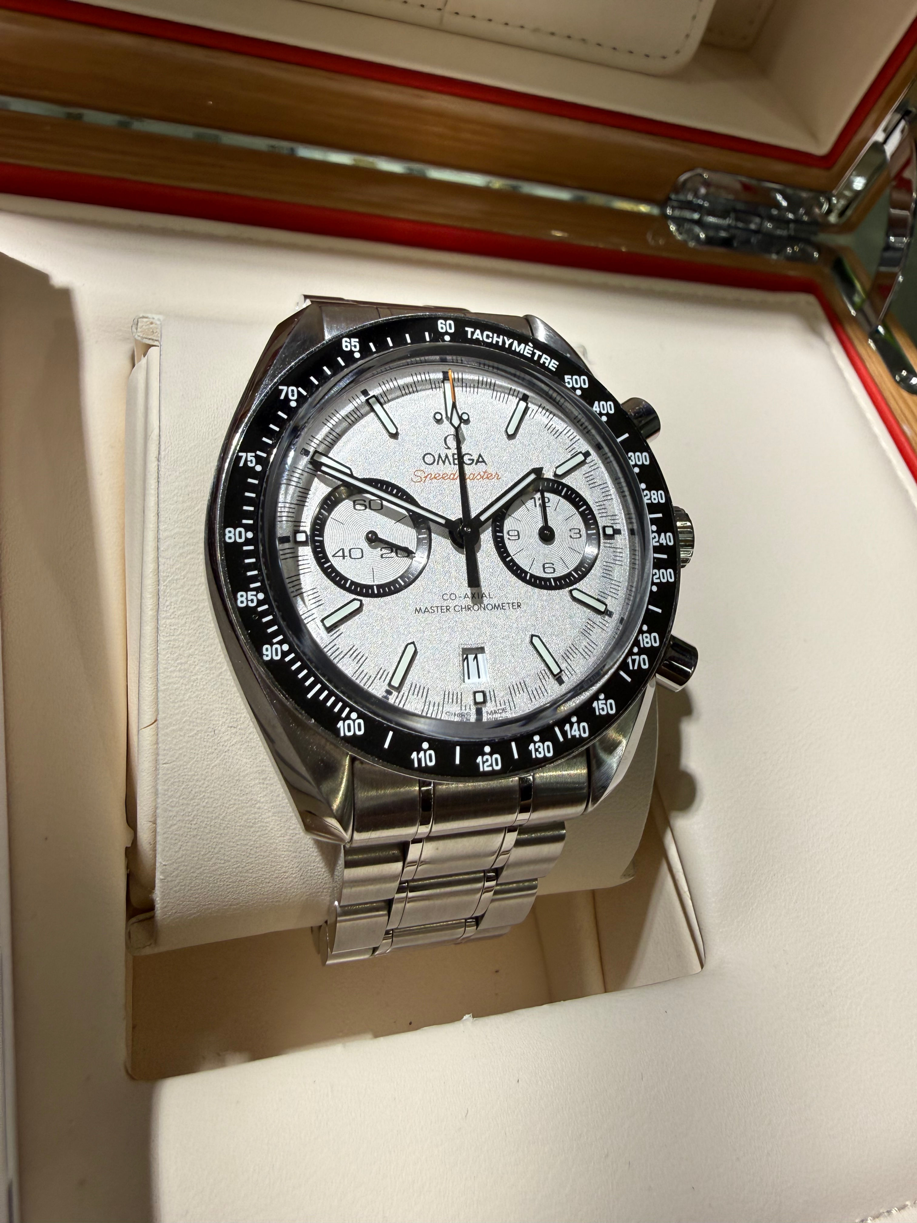Omega Speedmaster Racing White dial with 2 Leather straps and steel bracelet