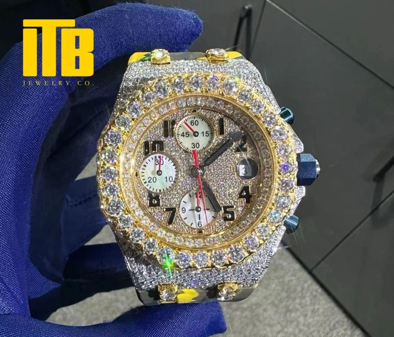 VVS1 Round Cut Moissanite Pavé Chronograph Watch